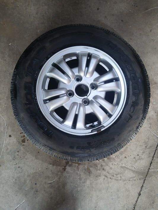 Rin Decorativo con Caucho Honda CRV 1995 2001