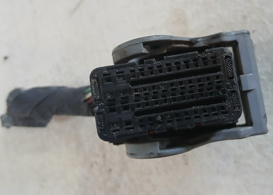 Conector Computadora Caja Nissan Sentra B16