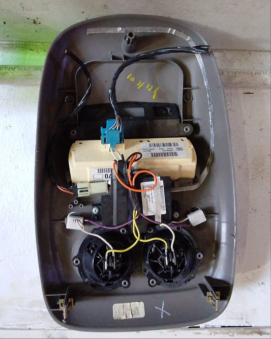 Lampara Luz Techo Quema Coco Trasero Chevrolet Tahoe Silverado 2001