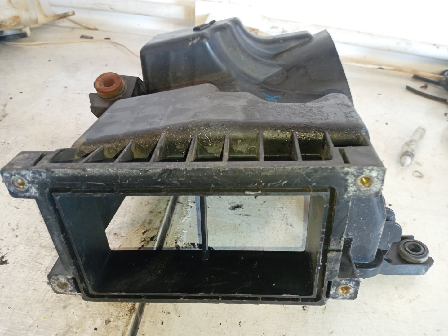 Tapa Inferior Filtro Purificación Aire Hyundai Sonata 2005 2010