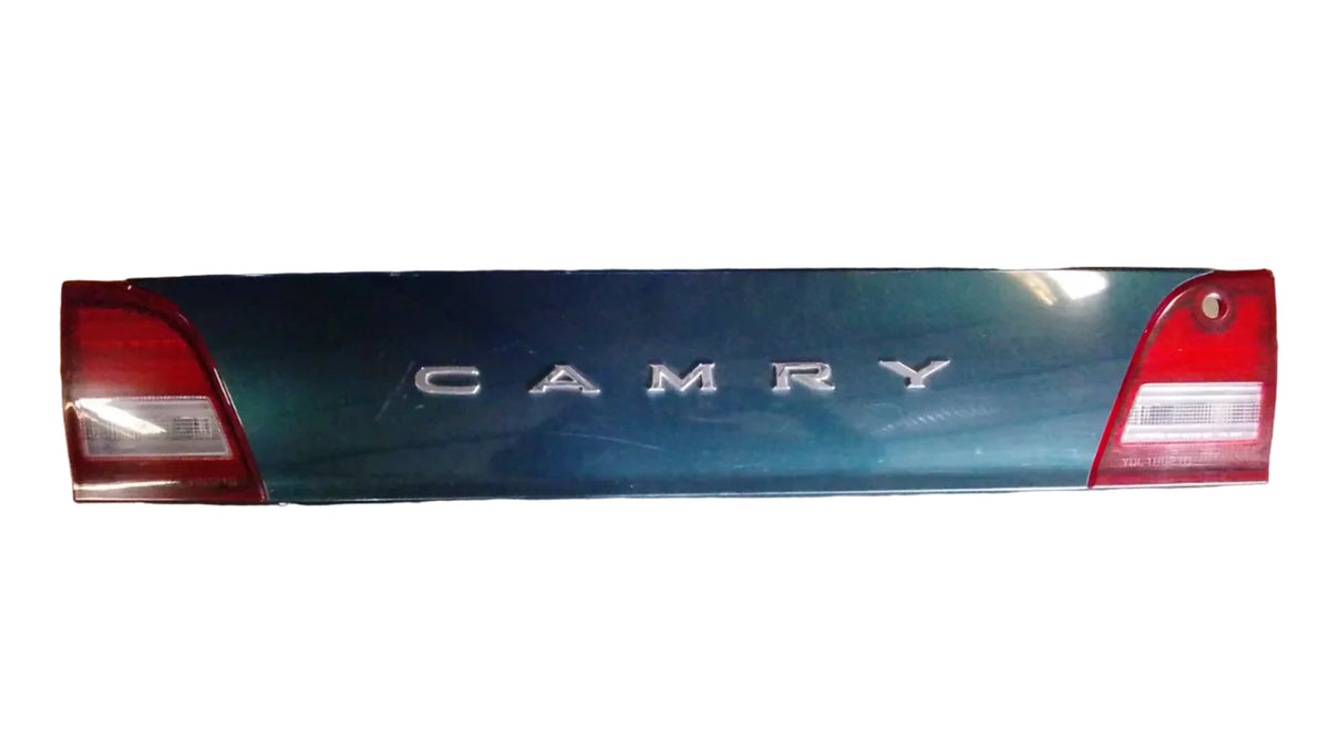 Embellecedor Maleta Toyota Camry 1992 1996