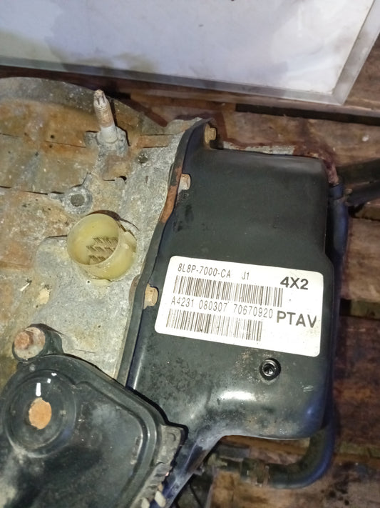 Caja Ford Escape 2006 2008 4X2