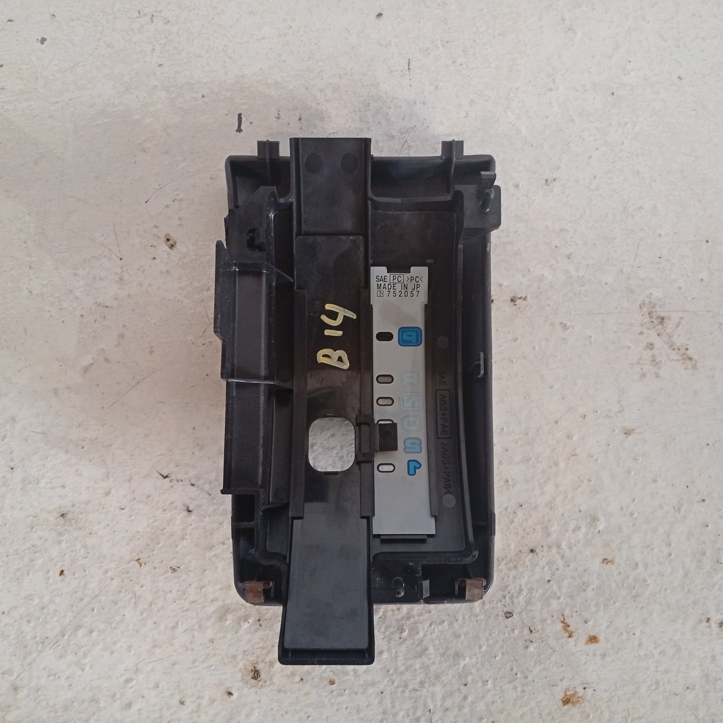 Moldura Palanca Nissan Sentra B14