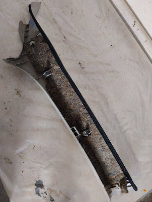 Embellecedor Paral Parabrisas Mazda3 2005 2010