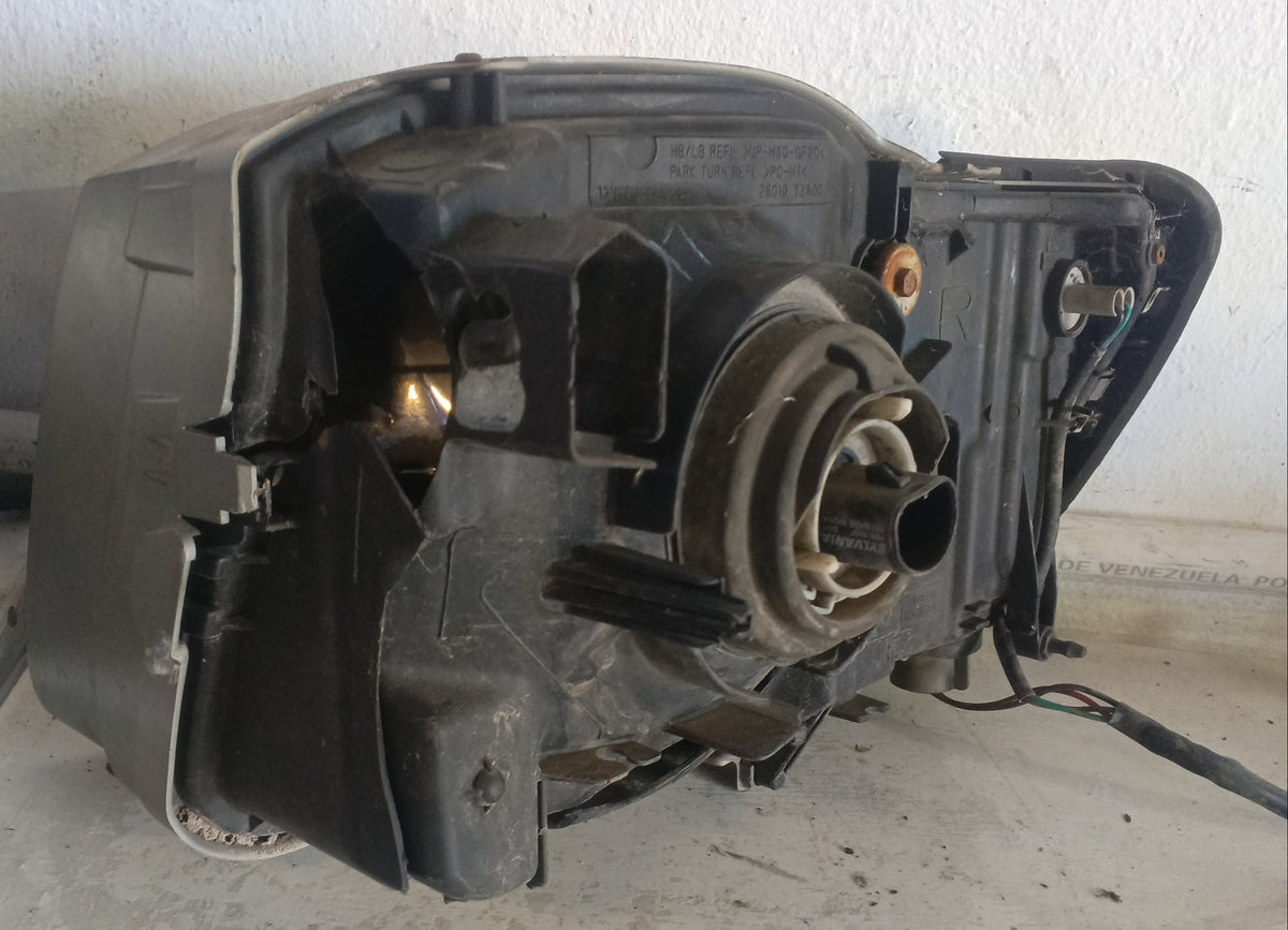 Faro Delantero Nissan Xterra 2002 2004