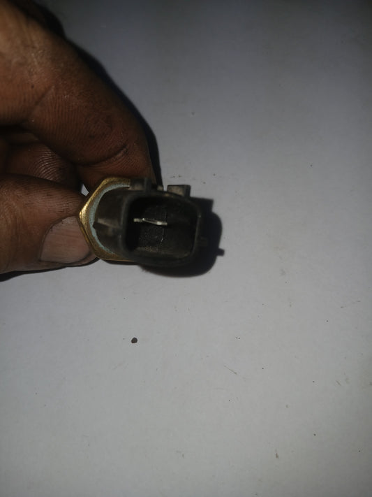 Valvula Temperatura Aceite Nissan Sentra B16 Tiida