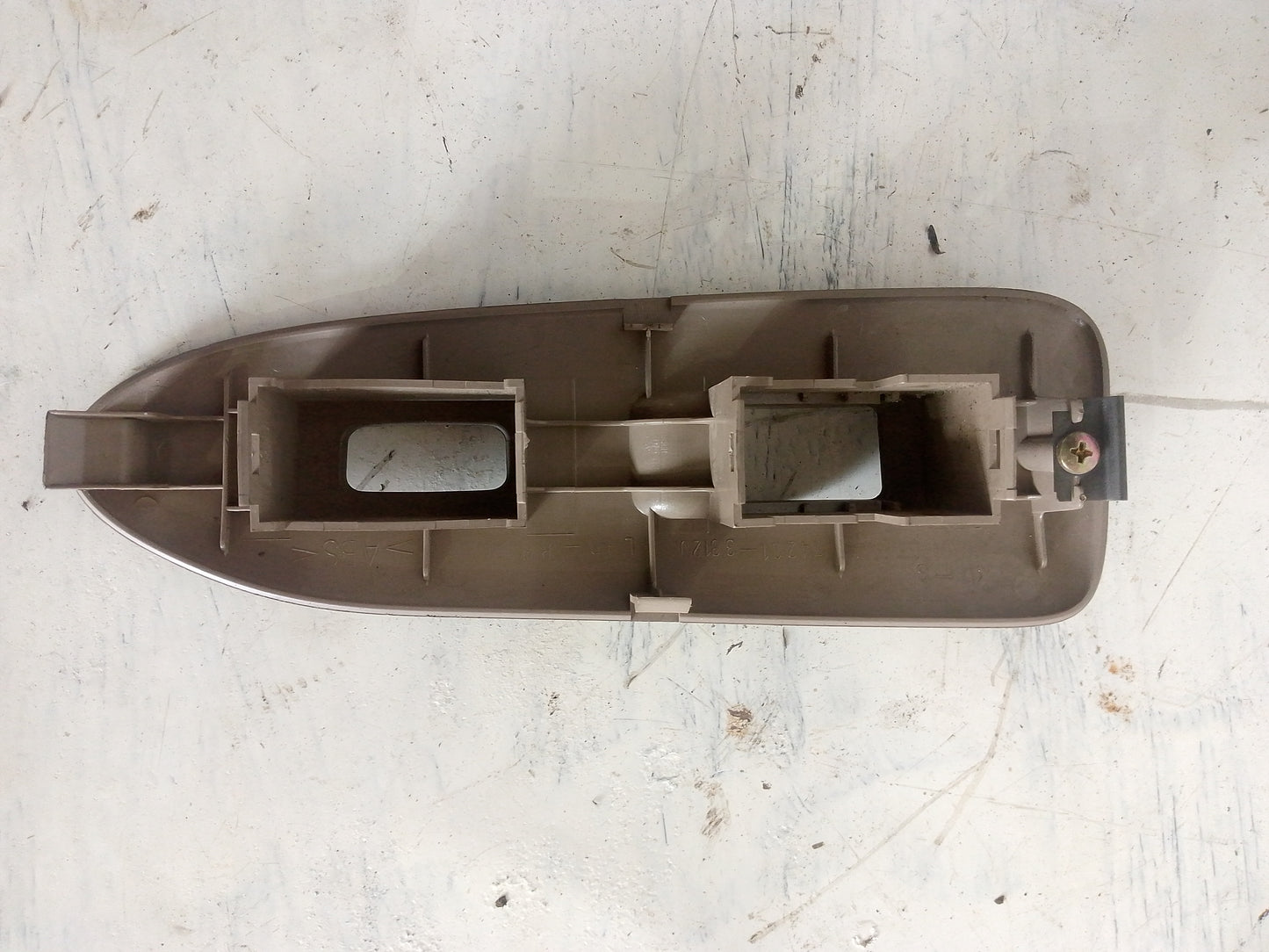 Embellecedor Mando Eleva Vidrio Toyota Camry 1997 2002