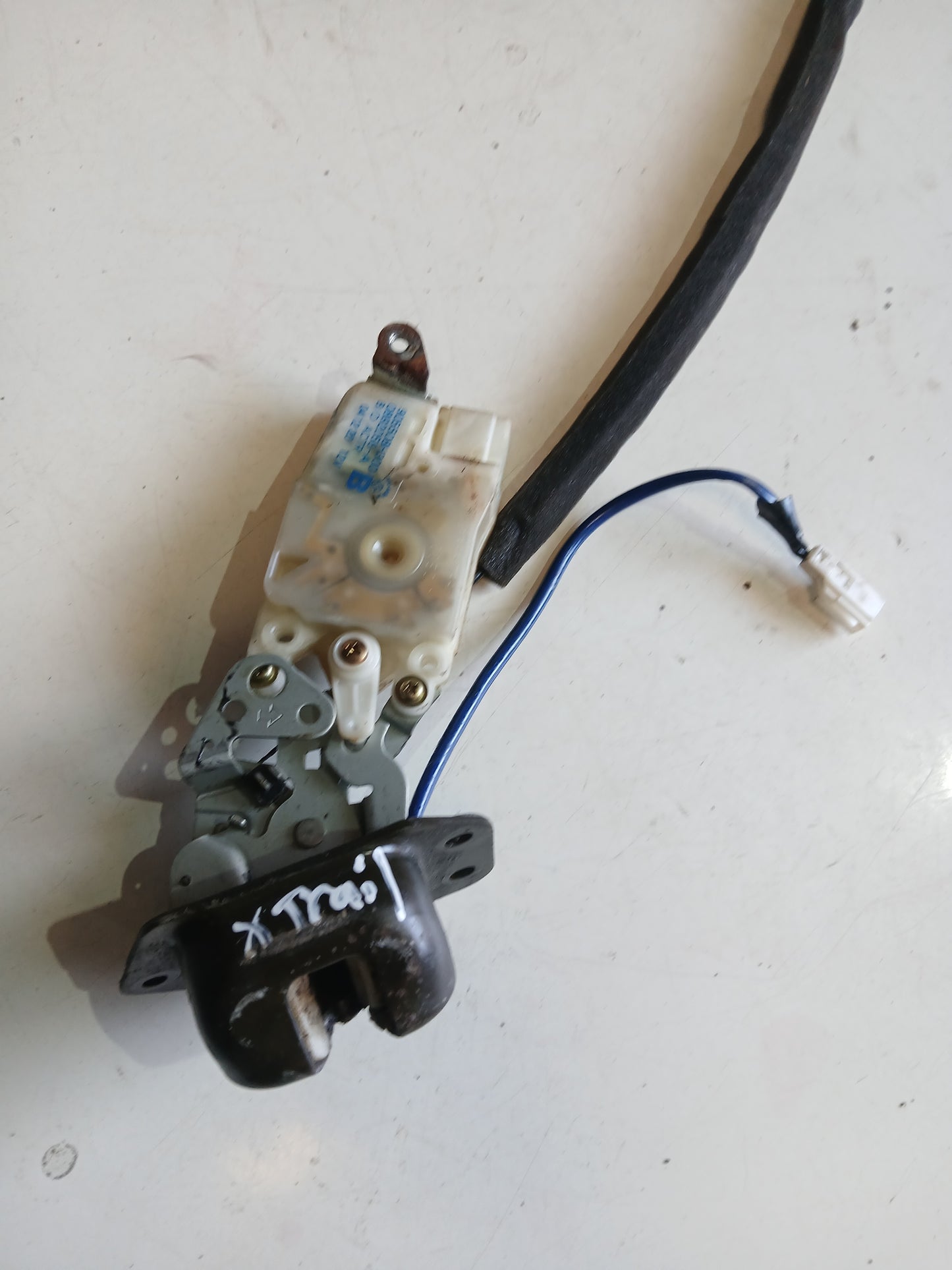 Cerradura Compuerta Nissan Xtrail 2002 2007