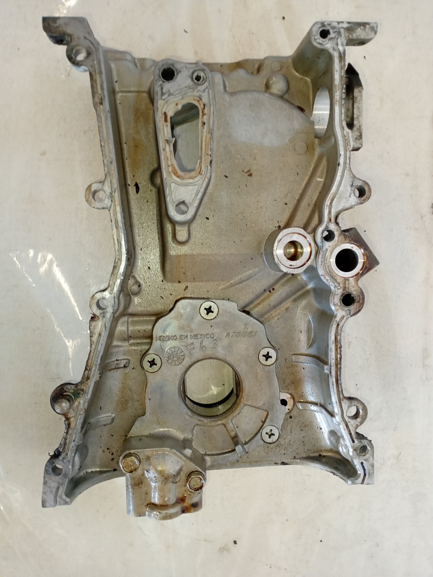 Tapa Cadena Bomba Aceite Nissan Sentra B14