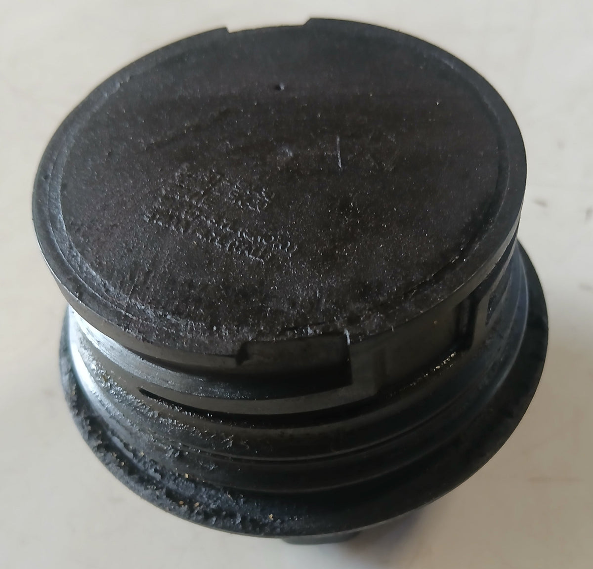 Tapa De Aceite Motor Jeep Liberty KJ 3.7 2002 2006