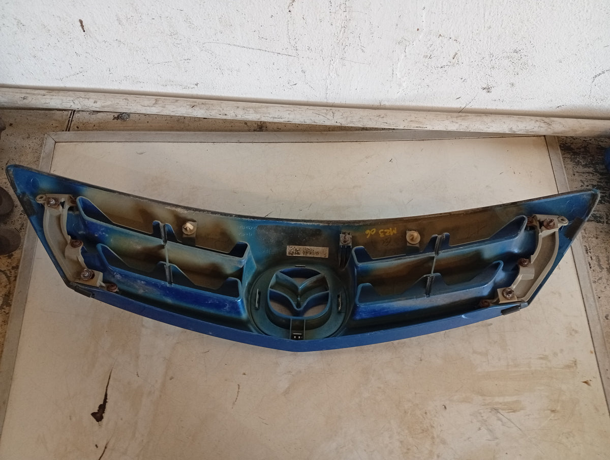 Parrilla Frontal Mazda3 Hatchback
