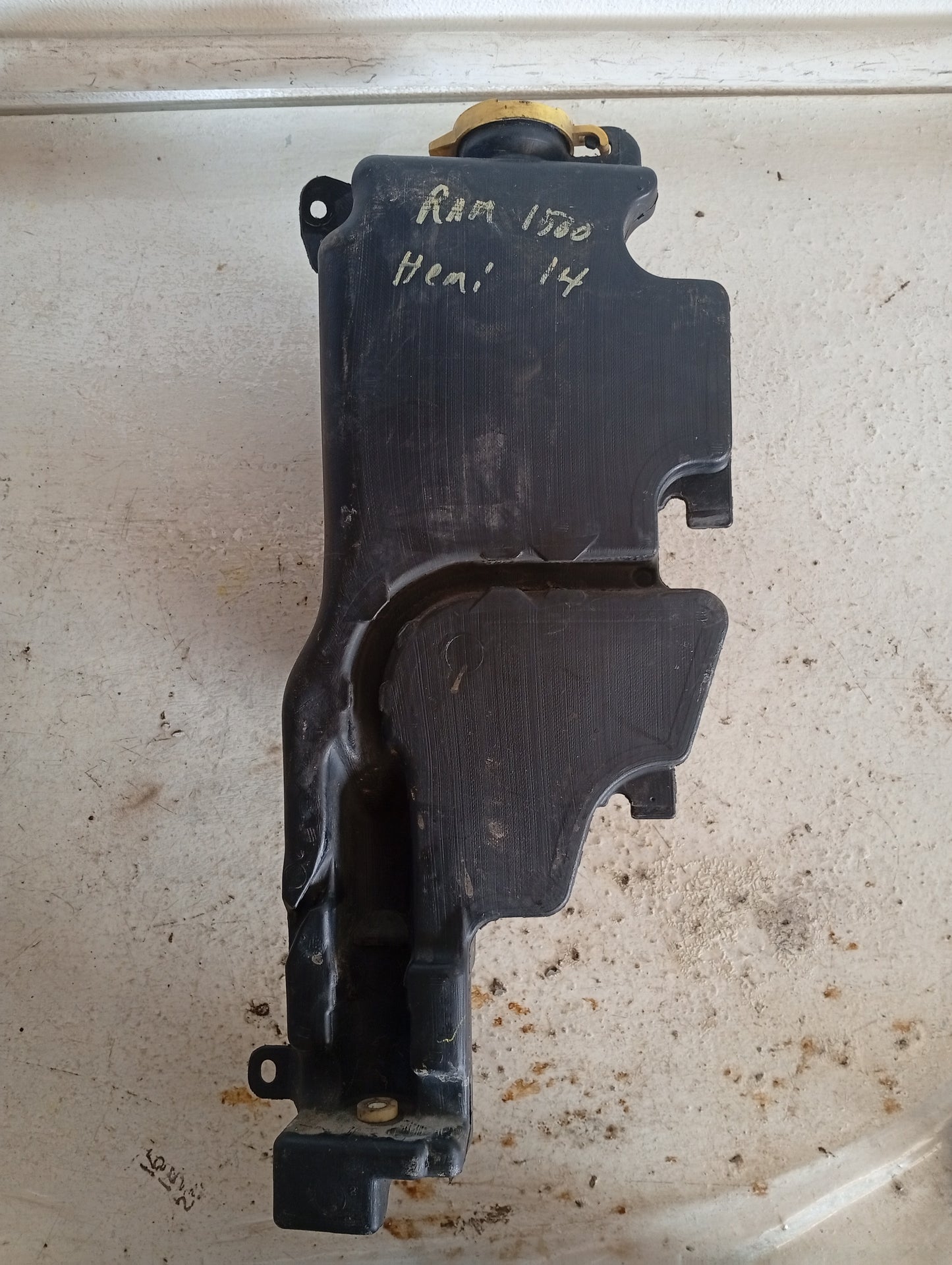 Envase Deposito Limpiaparabrisa Dodge Ram 1500 2014