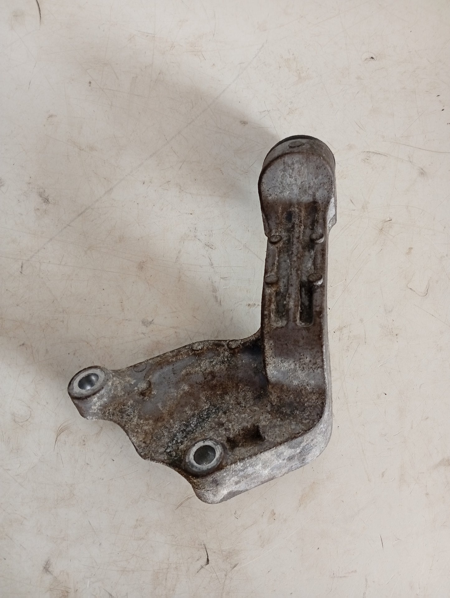 Base Soporte Tapa Motor Honda CRV K24Z1