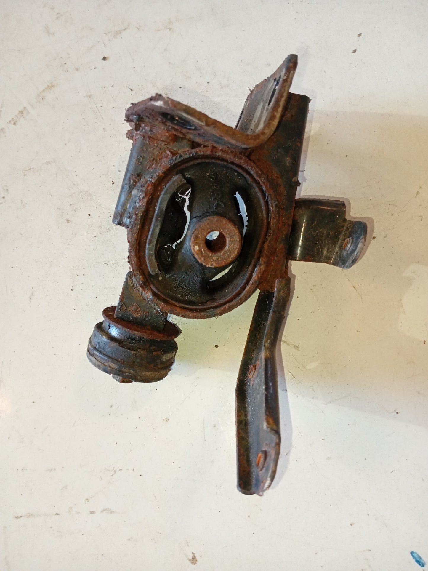 Soporte Base Caja Toyota Corolla 2009 2011