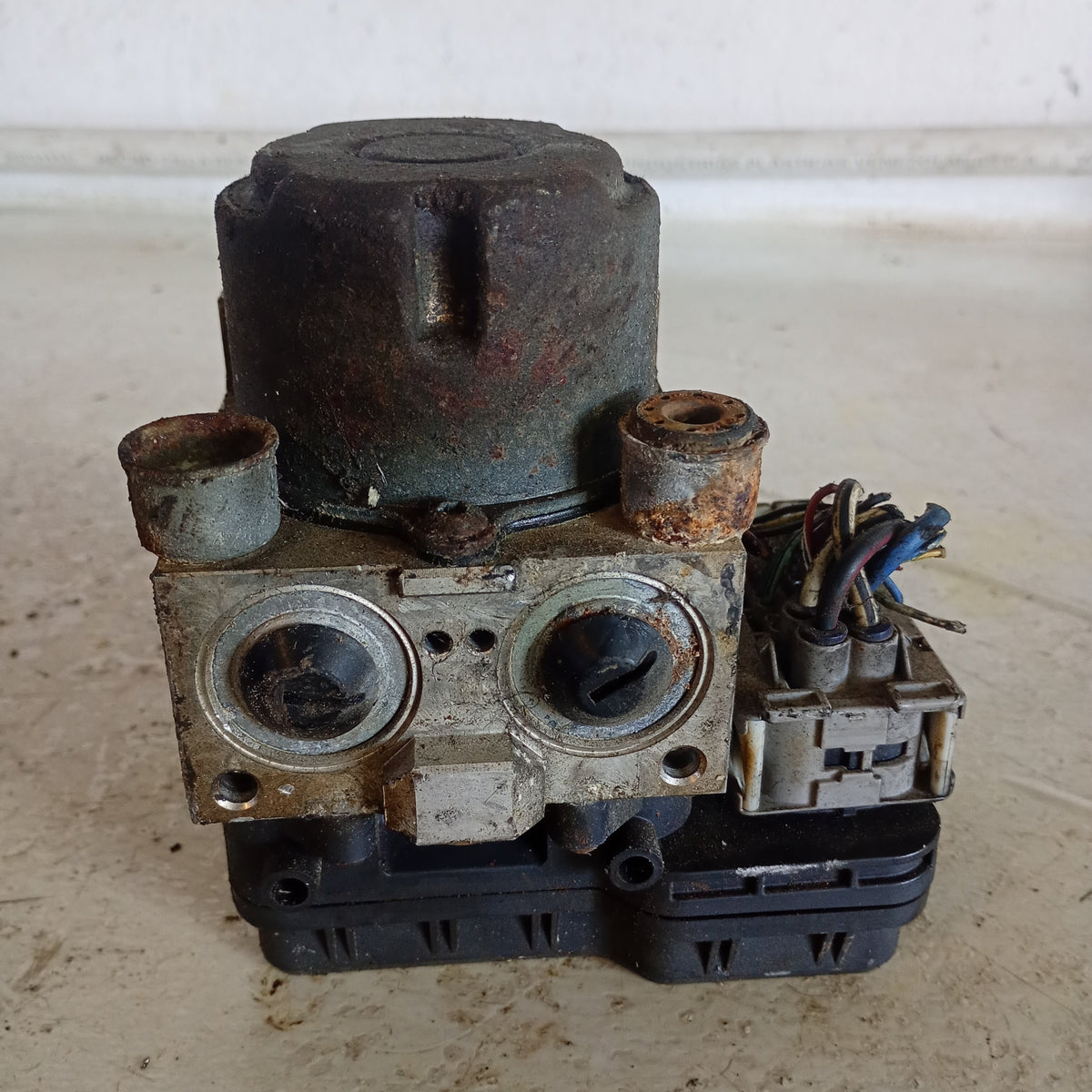 Modulo ABS Freno Toyota Tundra V8 4.7 2001 2005