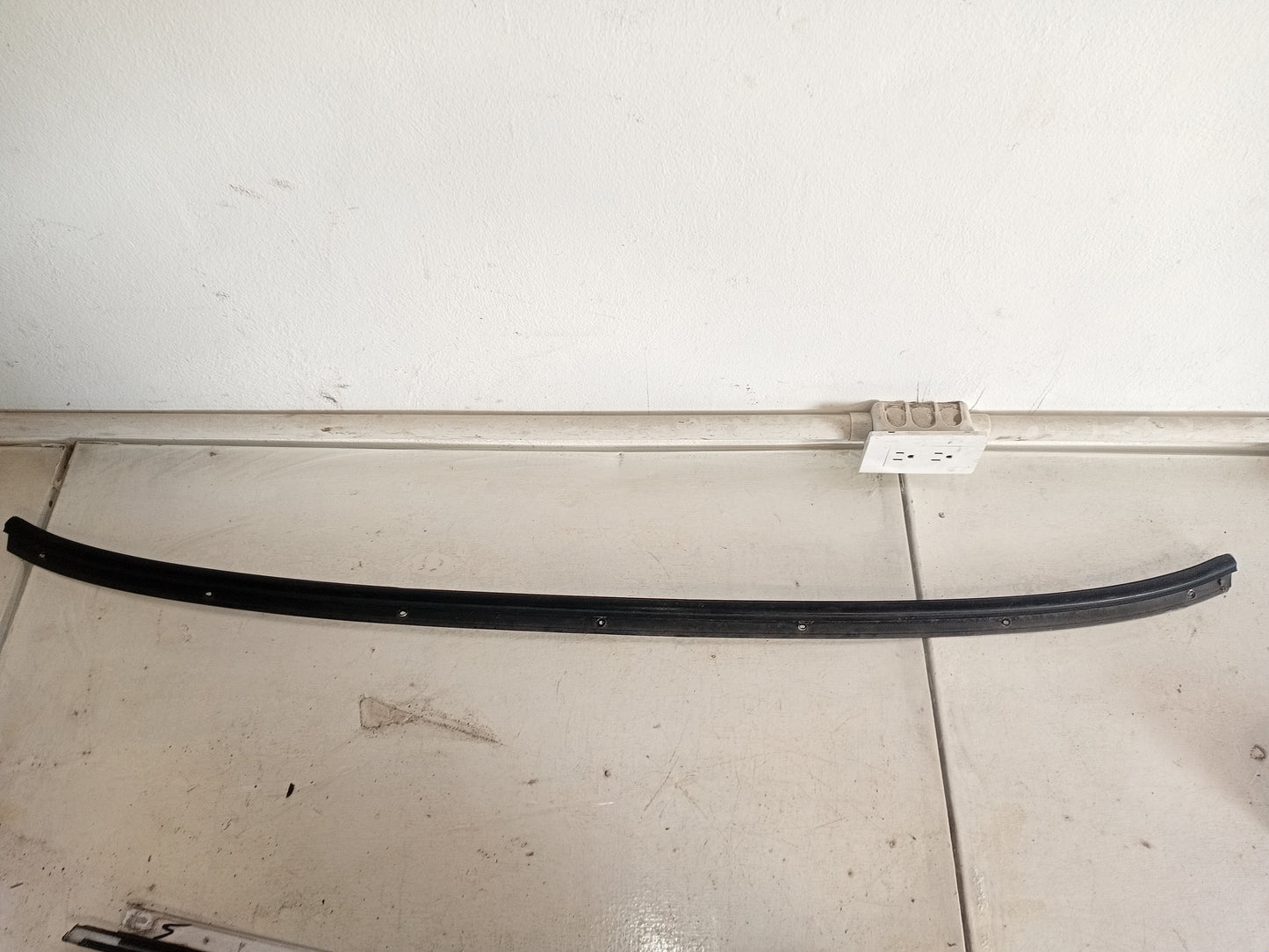 Platina Interna Parabrisa Trasero Nissan Sentra B14