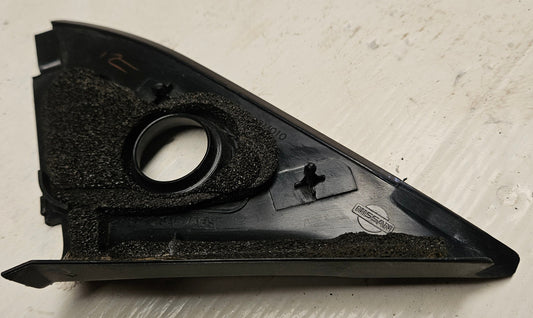 Tapa Triangulo Interno Retrovisor Manual Nissan Sentra B15