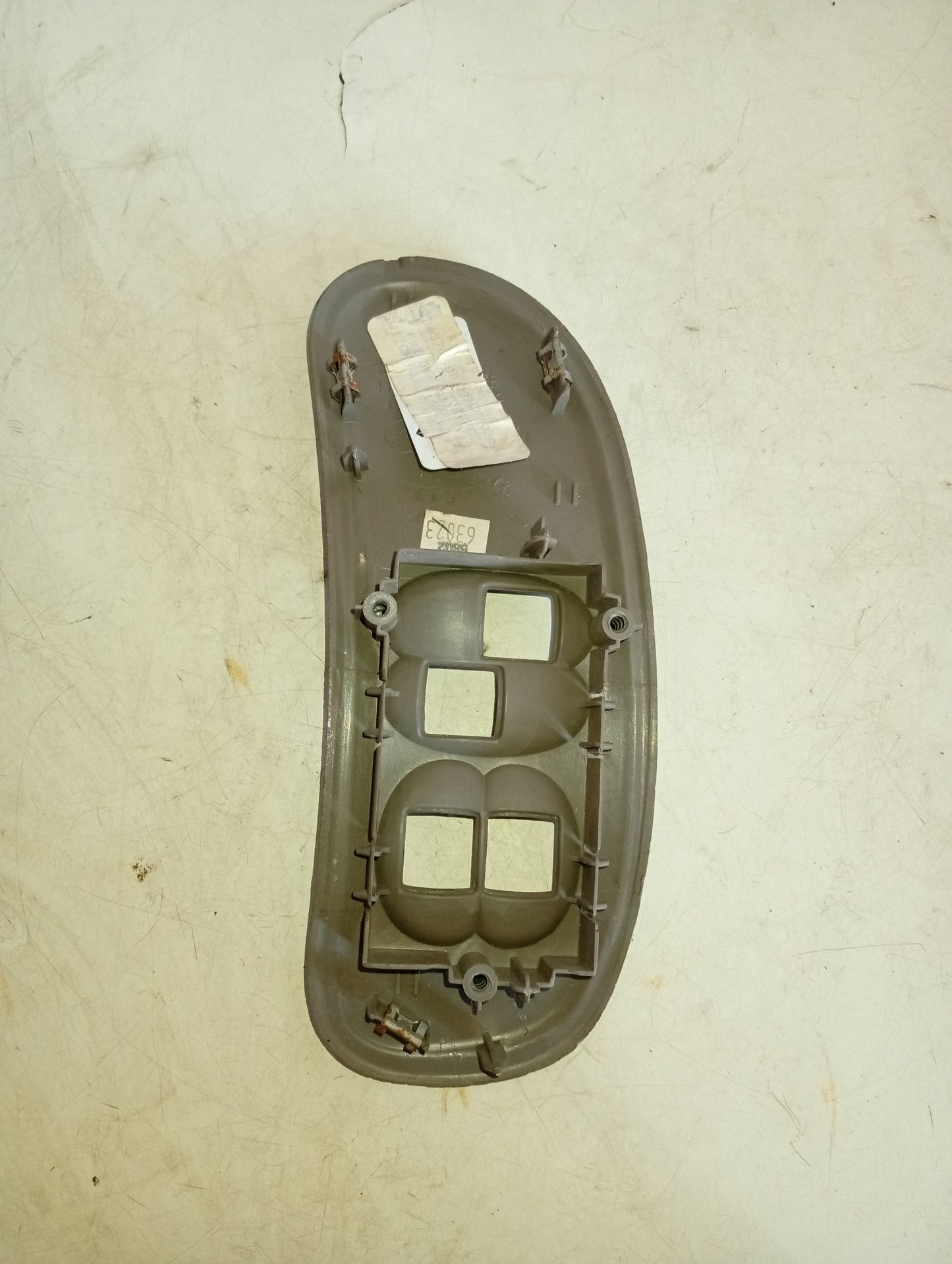 Embellecedor Mando Eleva Vidrio Dodge Caravan 2001