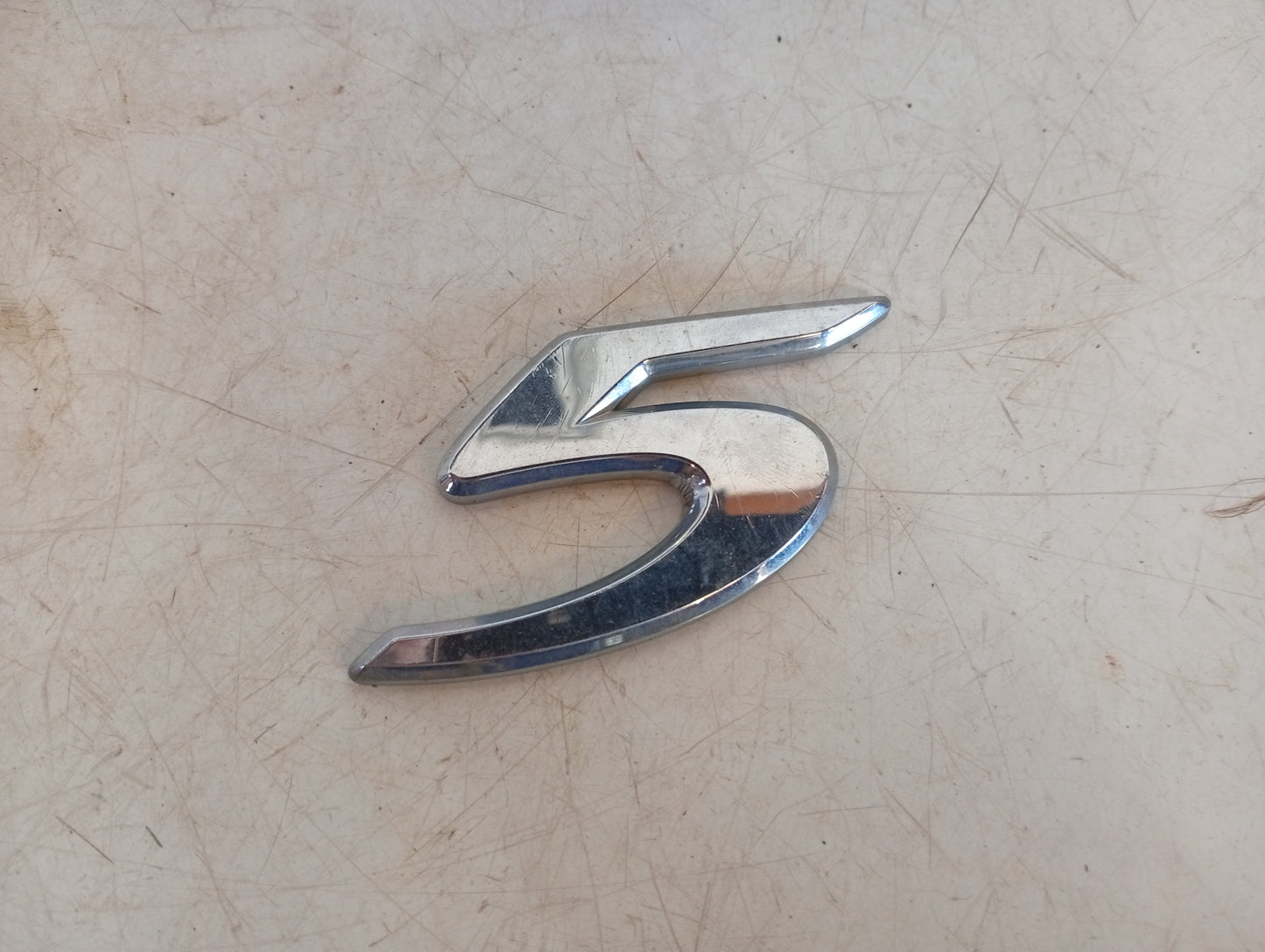 Emblema 5 Mazda5
