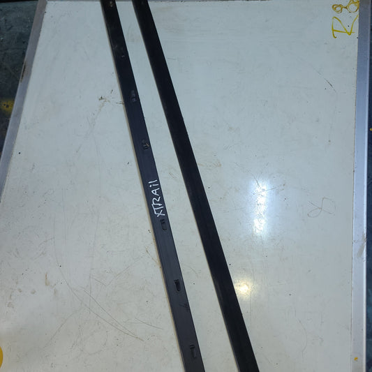 Cepillo Lamevidrio Interno Nissan Xtrail 1999 2007