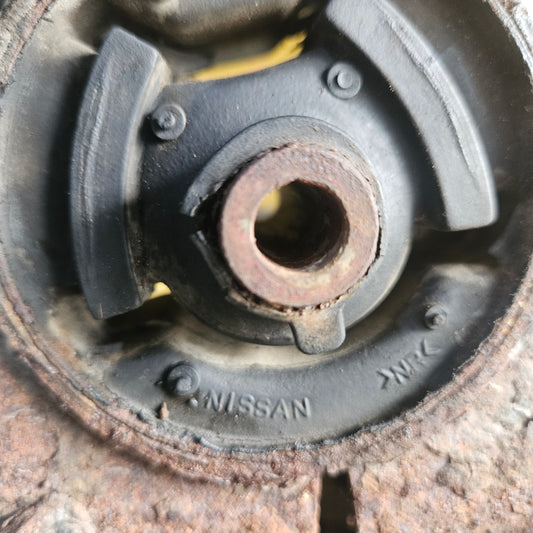 Soporte De Caja Sincronico Nissan B15 Original