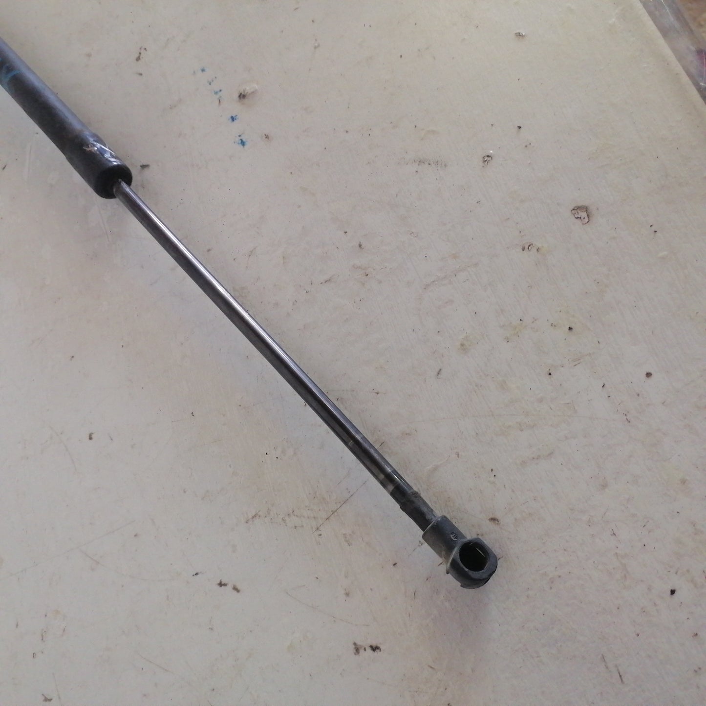 Gato Amortiguador Maleta Nissan Xtrail 2004 2008