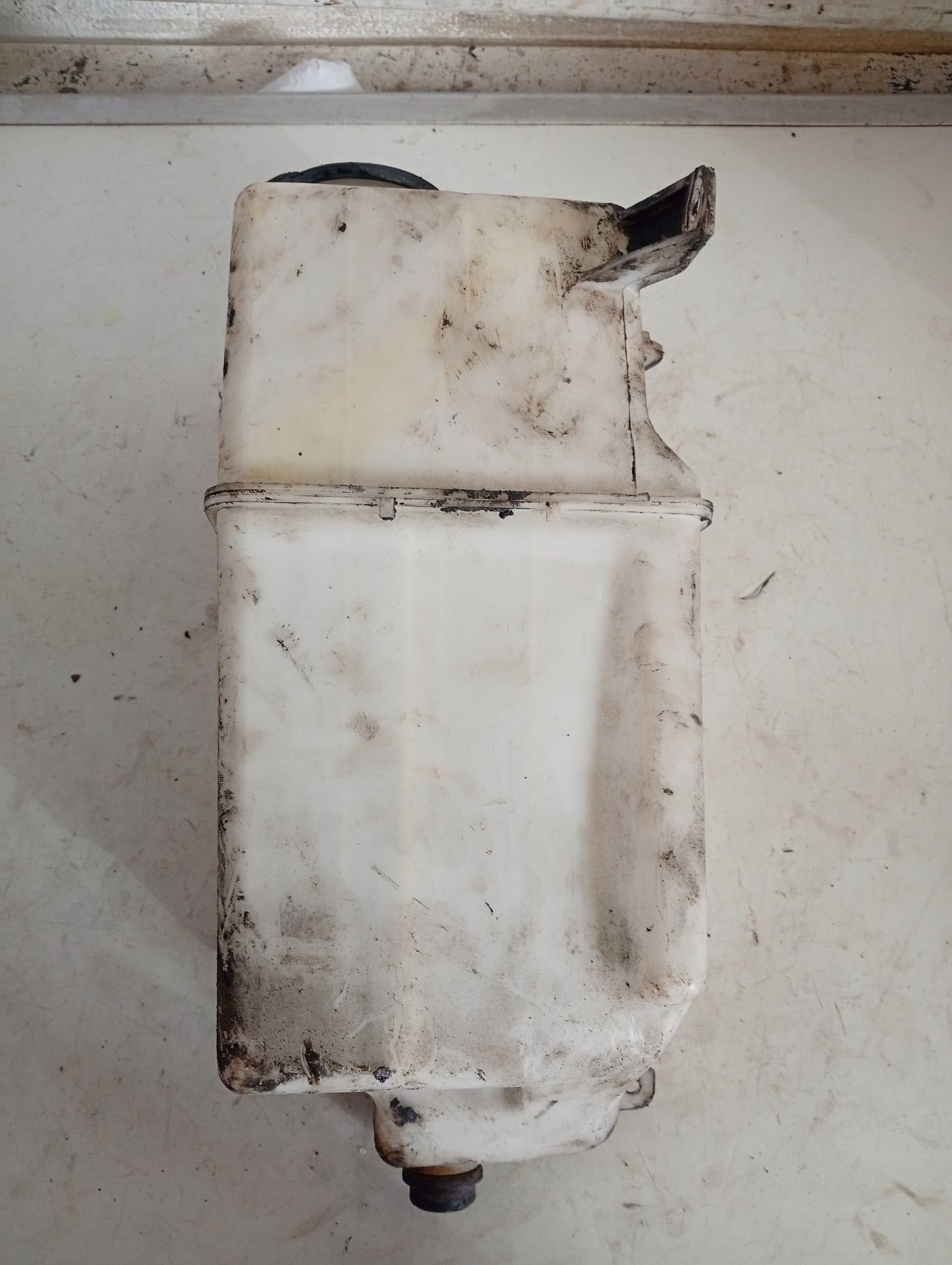Envase Deposito Limpiaparabrisas Toyota Tacoma 2005 2011