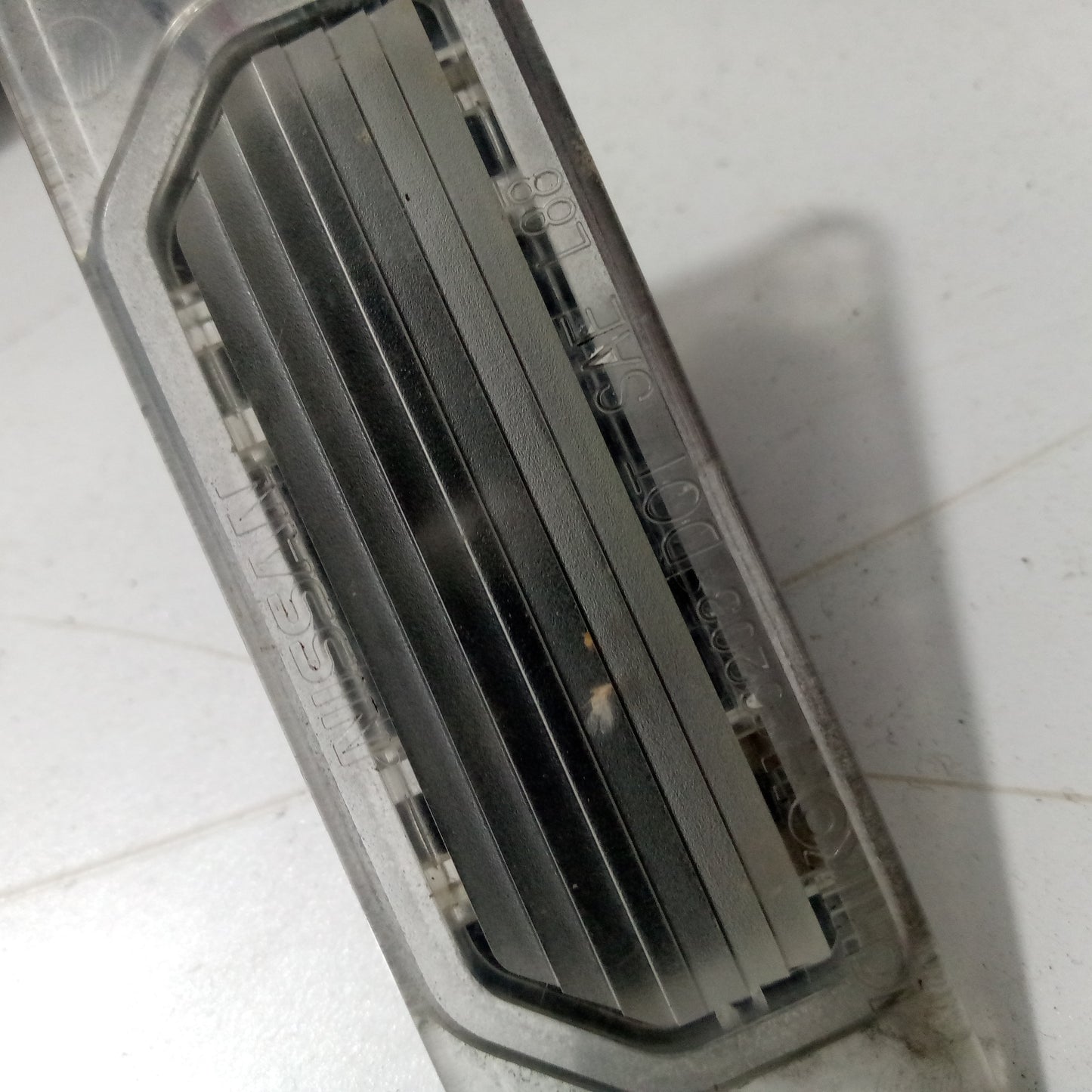 Luz Placa Trasera Nissan Sentra B15 2000 2008