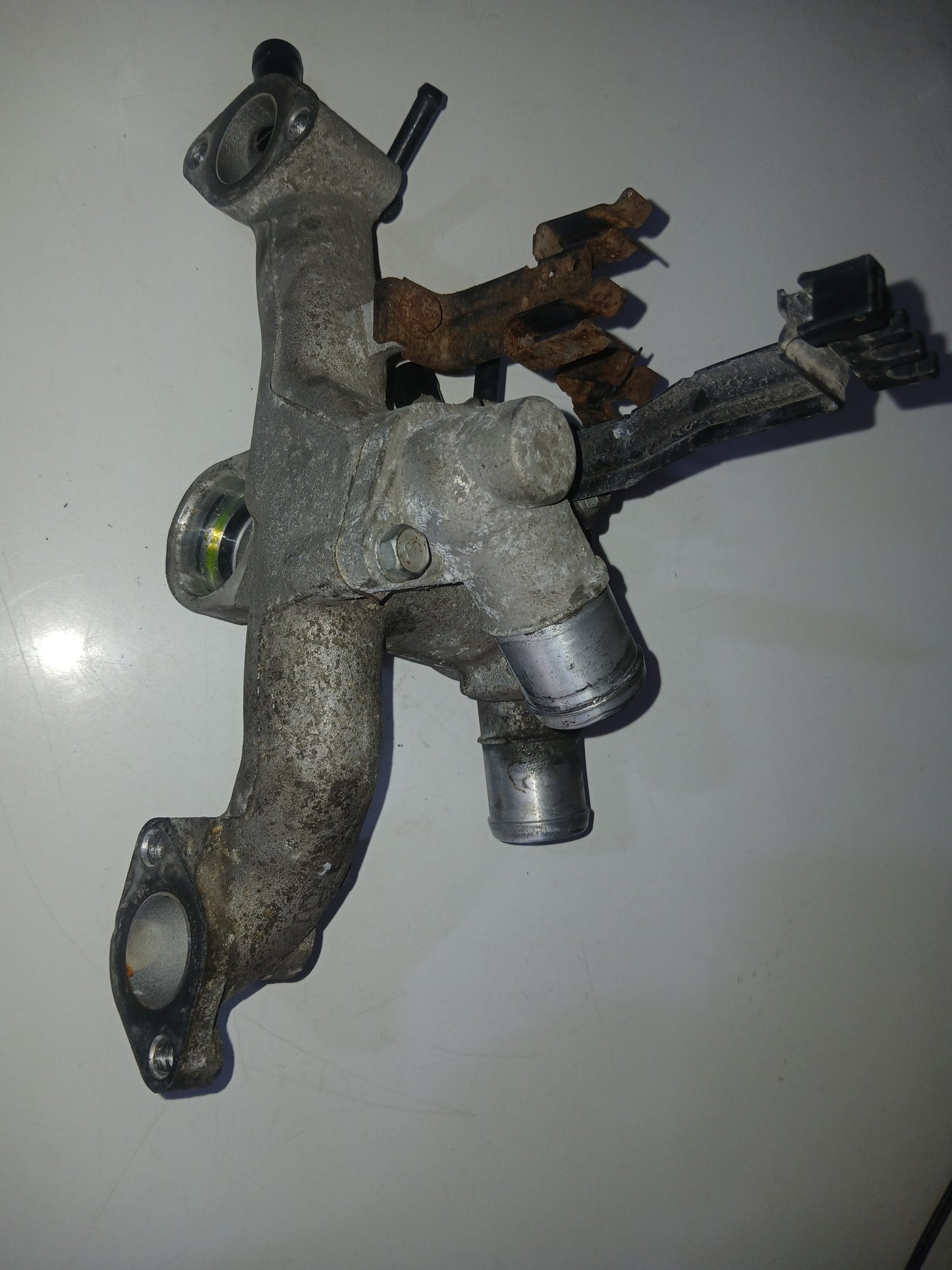 Toma Agua Kia Sportage V6 2006 2010