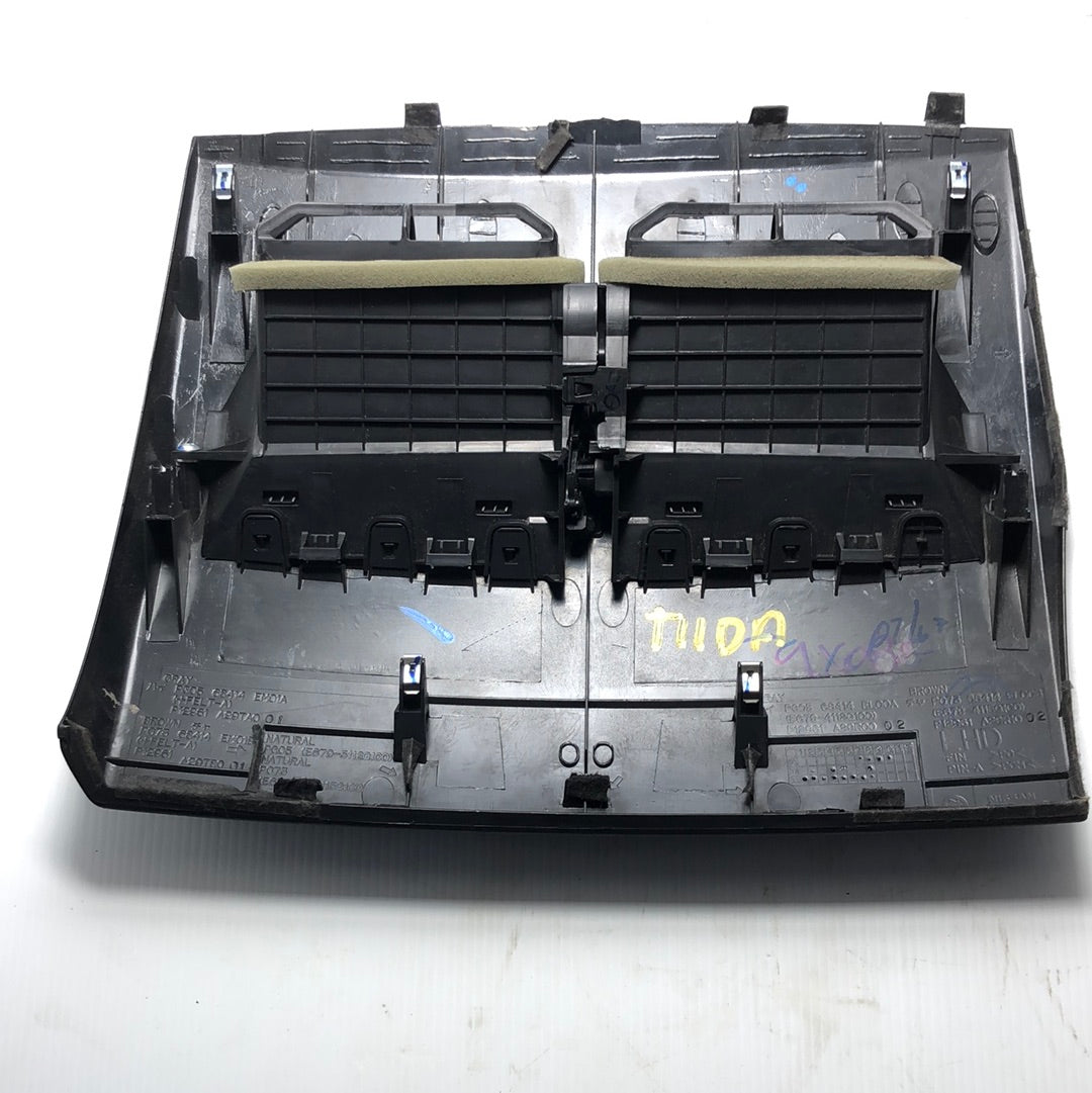 Tablero Central Tapa Rejilla Nissan Tiida Original