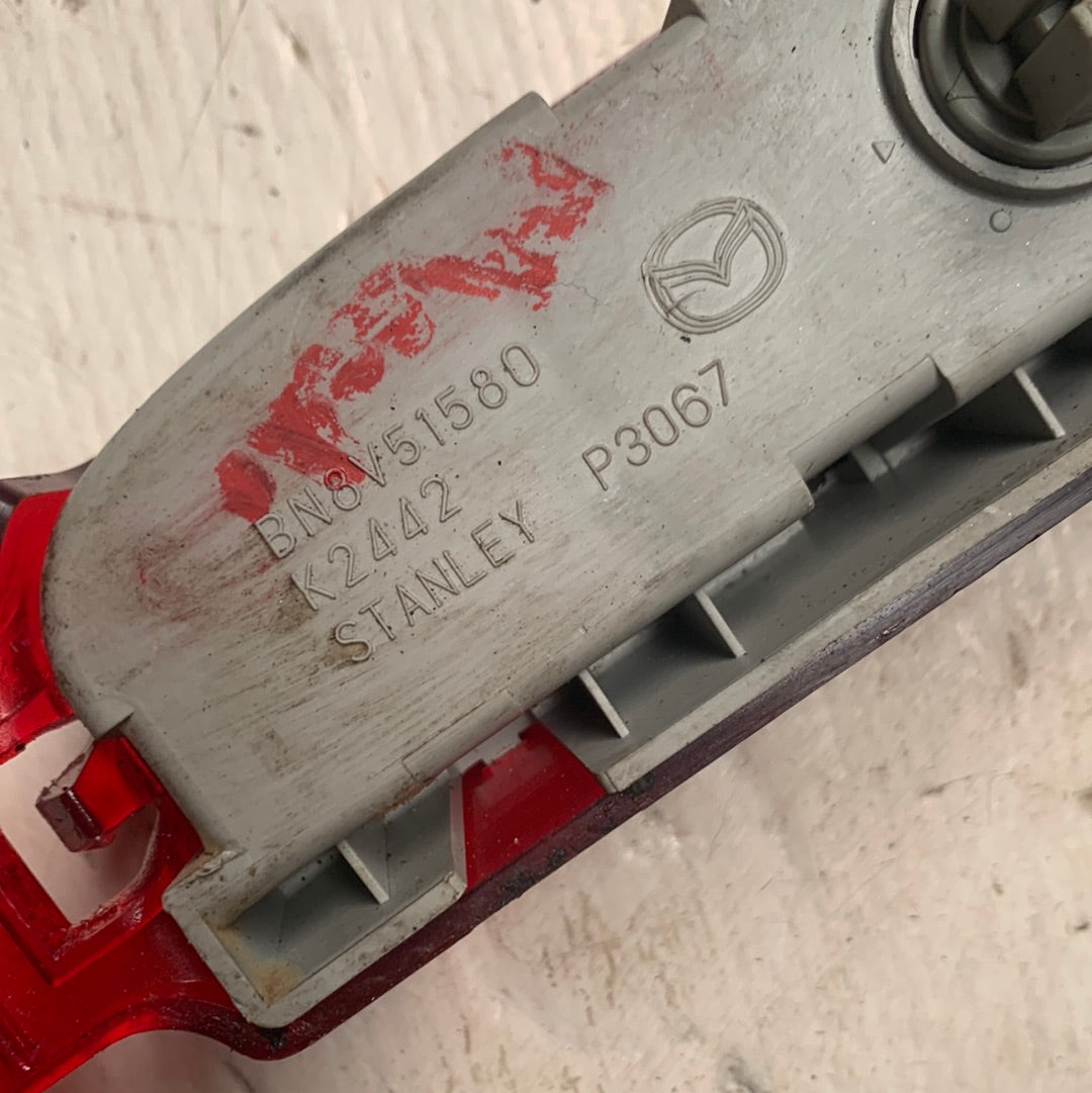 Tercer Stop Compuerta Sedan Mazda3 2005 2010