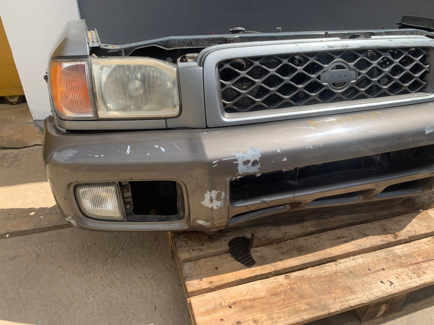 Clip Nissan Pathfinder 1998 2001