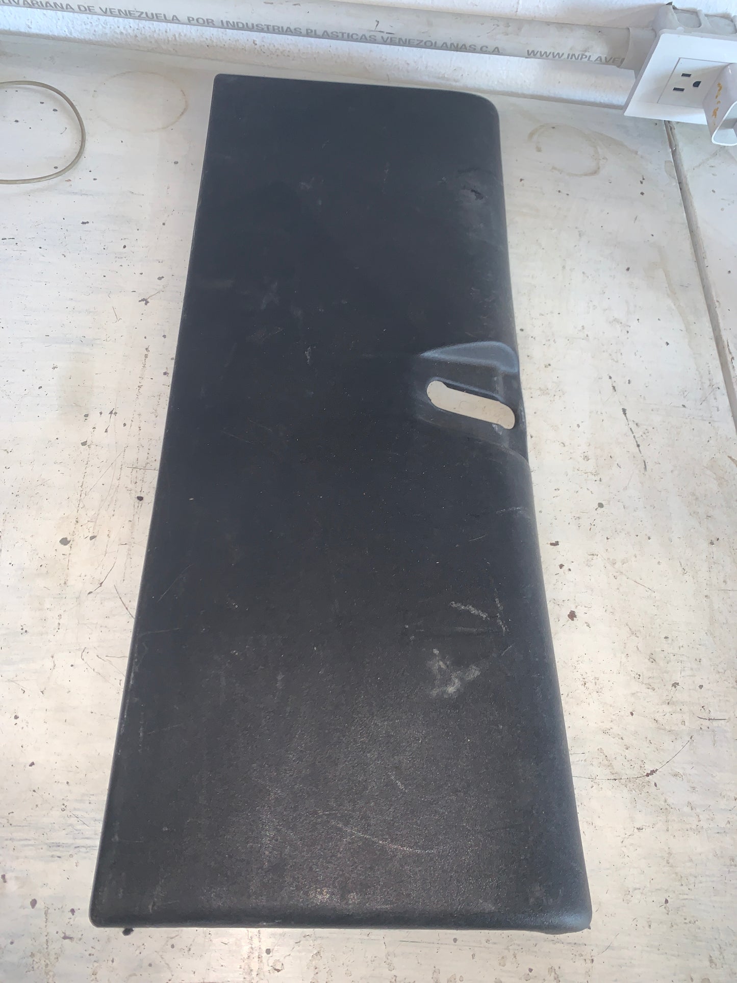 Embellecedor Inferior Maleta Dodge Neon 2002 2006