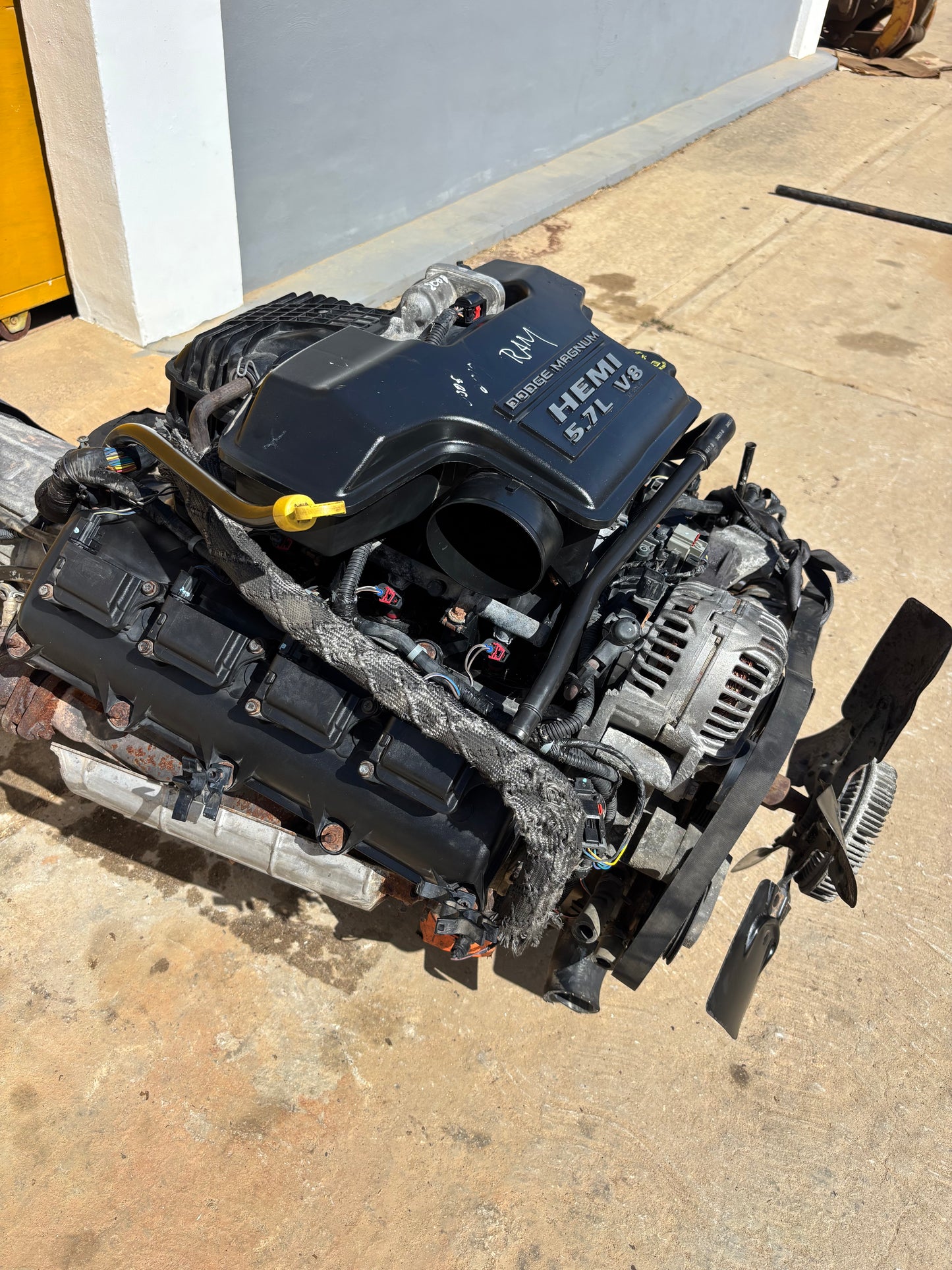 Motor Dodge Magnum RAM V8 5.7L HEMI 16 Bujias 2005 2008