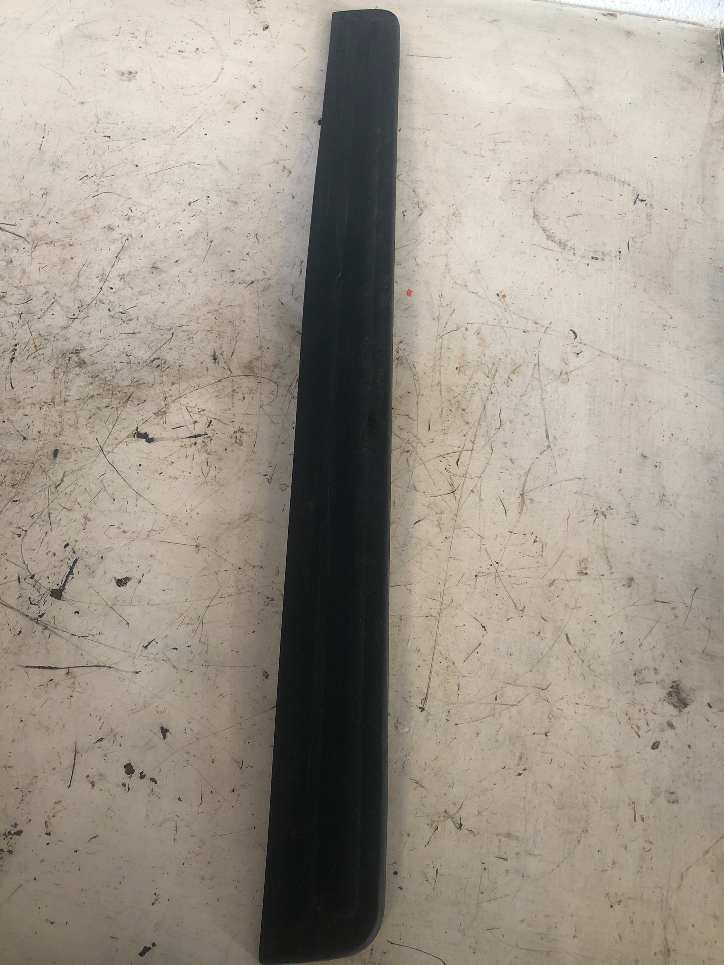 Posa Pie Delantero Nissan Tiida Compuerta