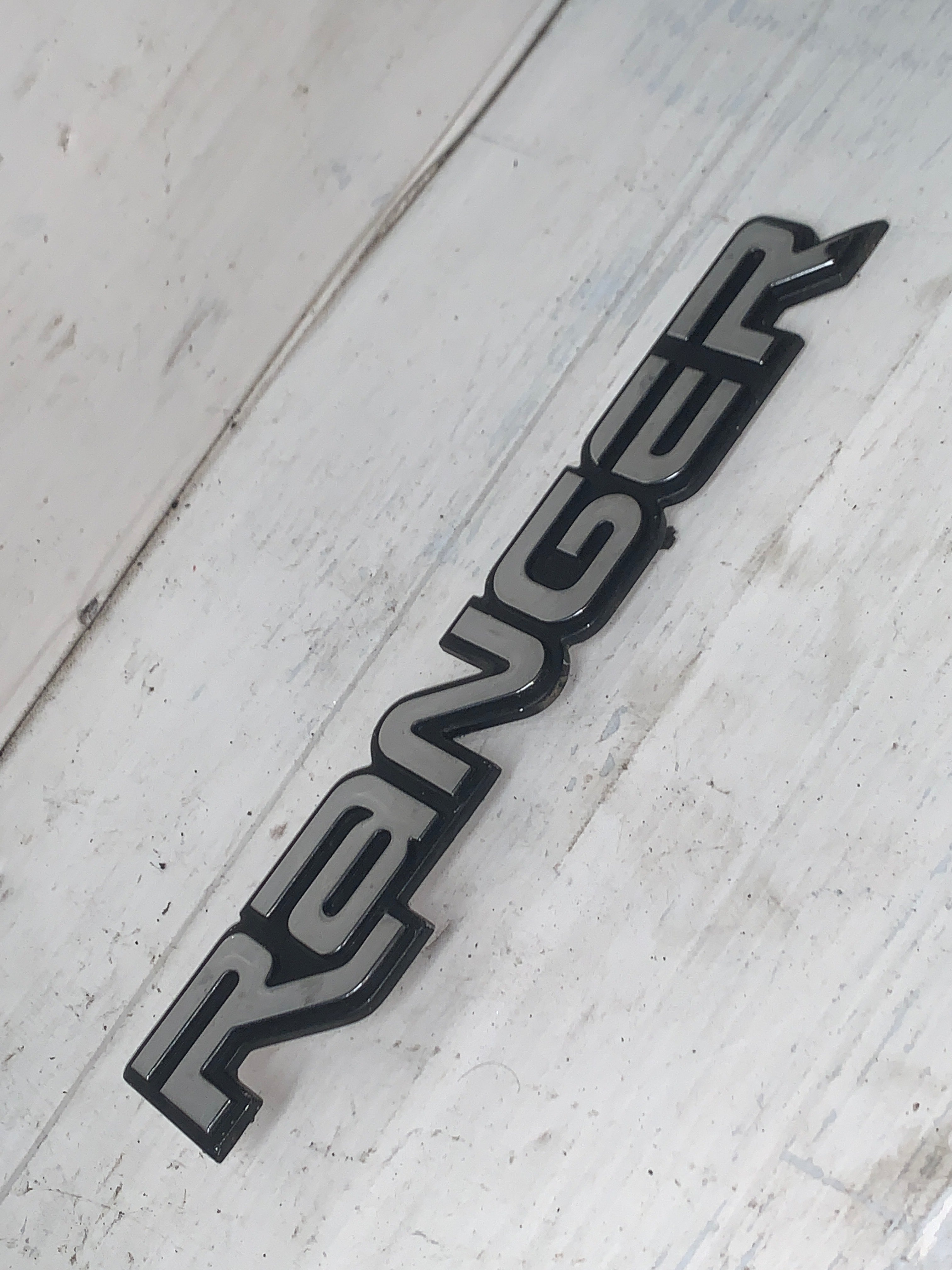 Emblema Letra Ranger Ford – Canayaq