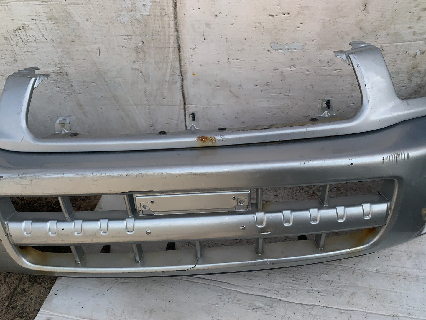 Parachoque Delantero Toyota RAV4 2001 2004