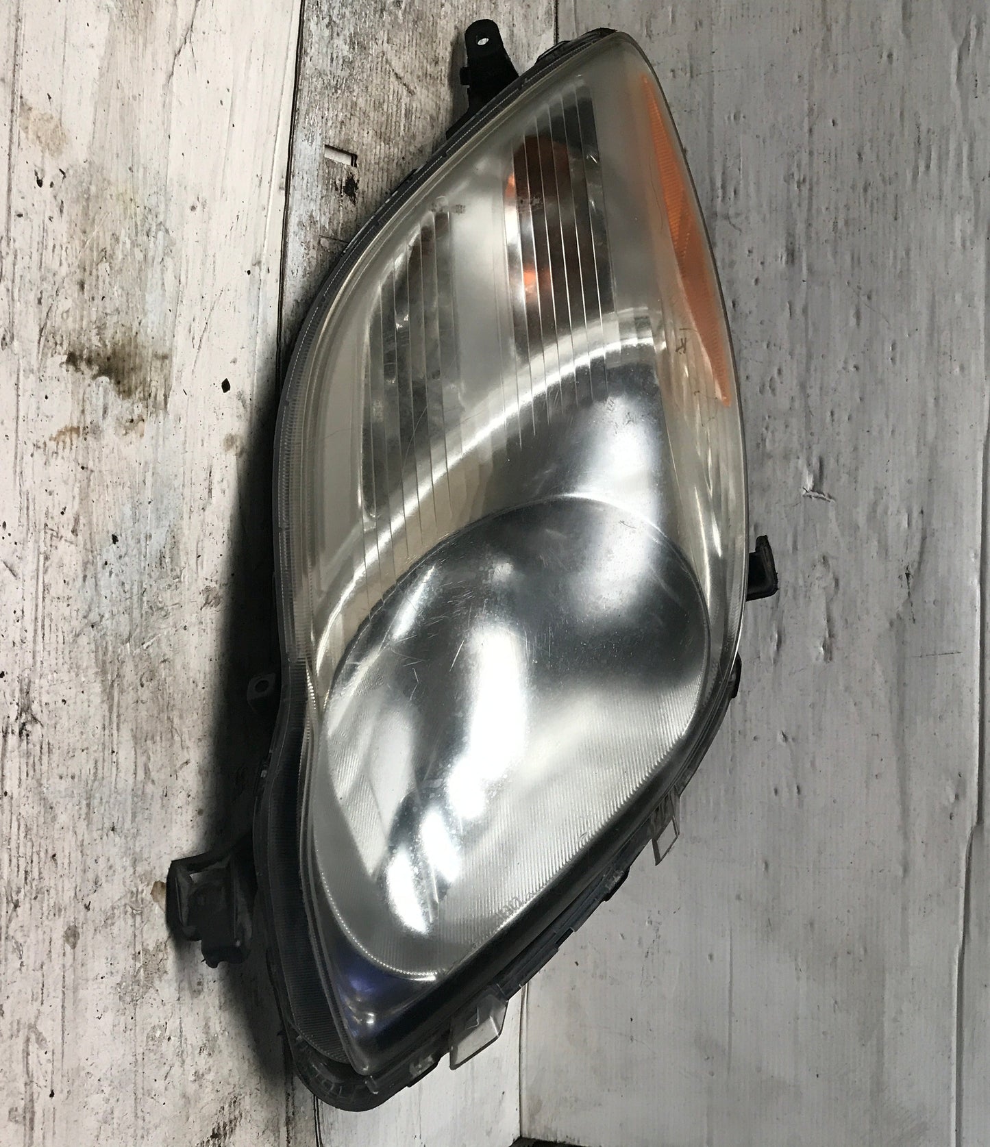 Faro Delantero Toyota Yaris 2009 2011