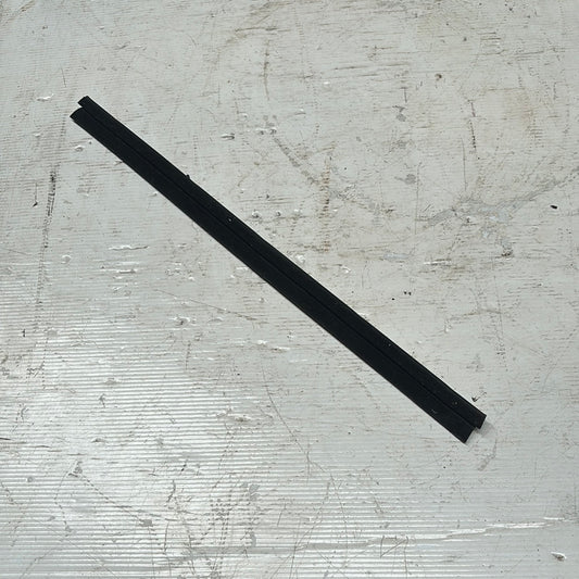 Cepillo Lamevidrio Interno [2ptas] Yaris 2000 2005