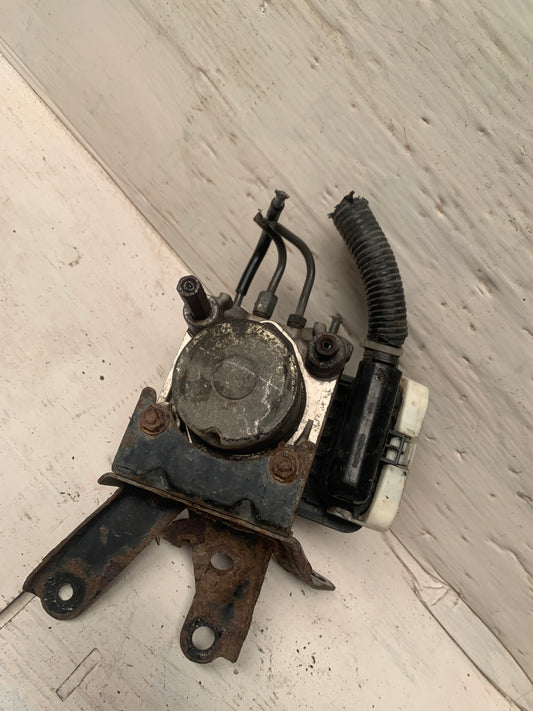 Módulo ABS Freno Toyota Yaris Sport Belta 2006 2012