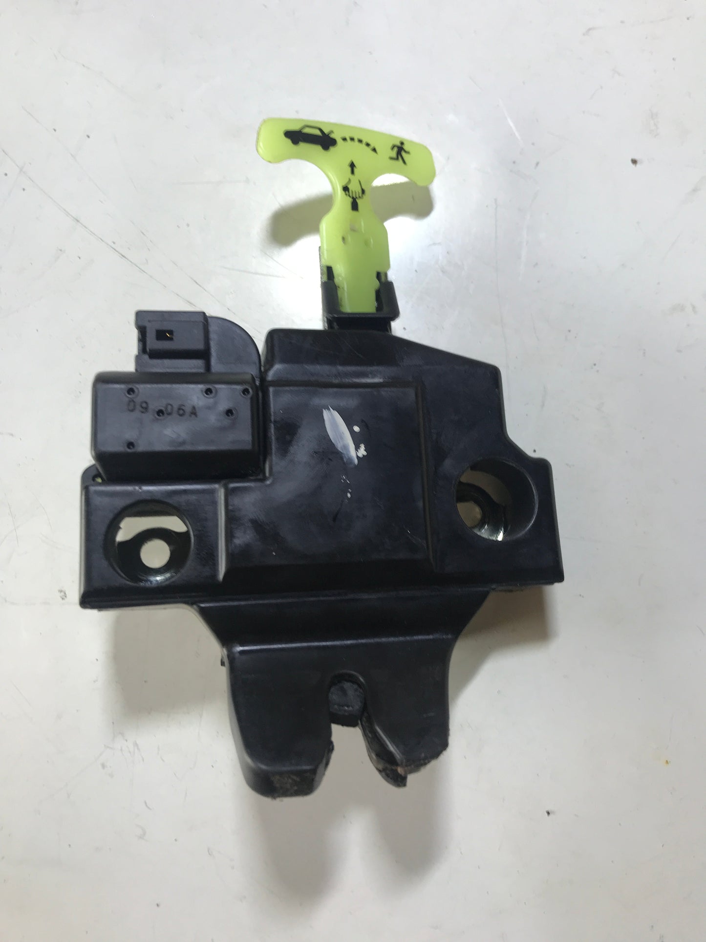 Cerradura De Maleta Toyota Camry 2007 2009