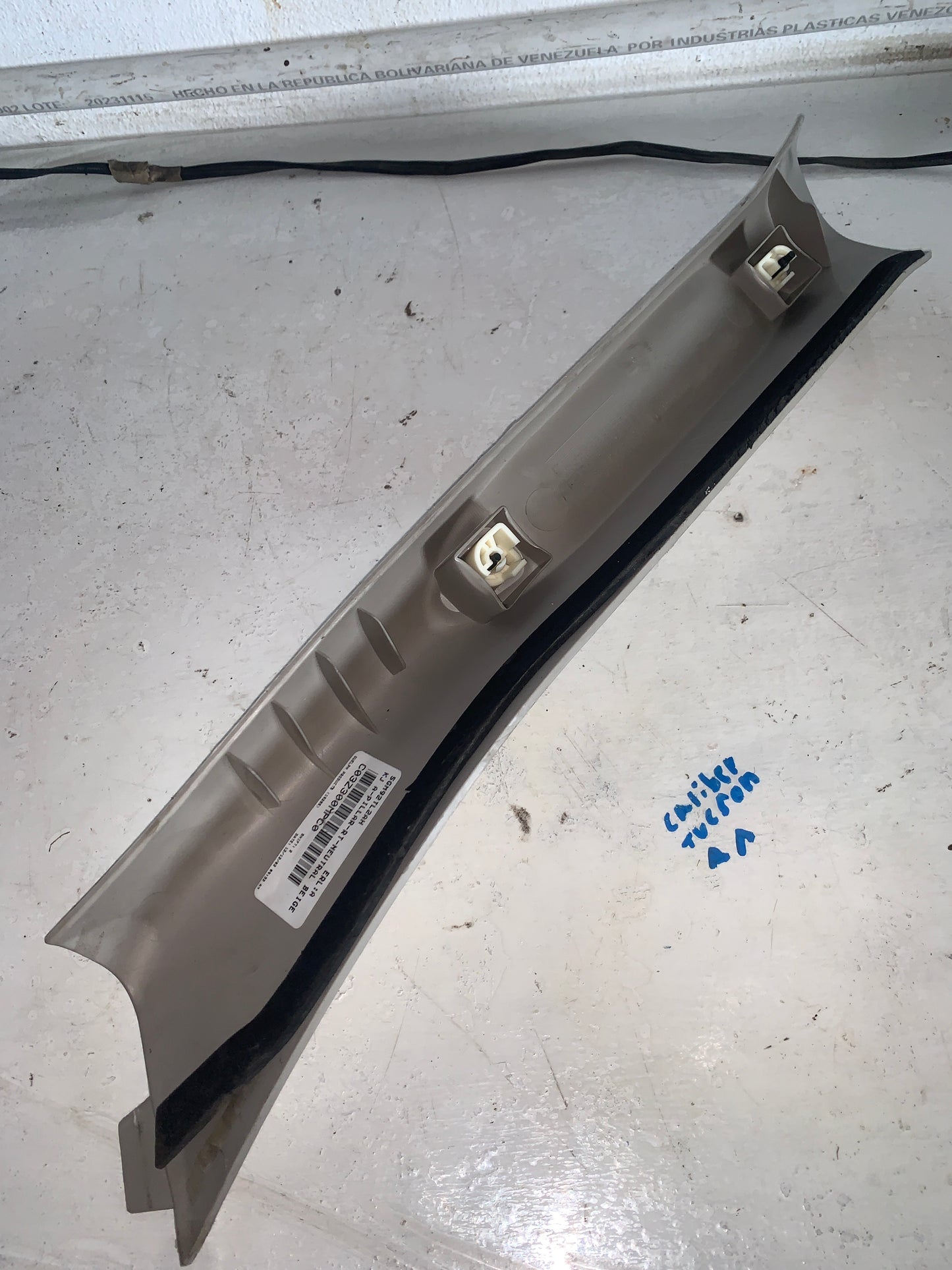 Paral Parabrisa Agarradero Jeep Liberty KJ 2002 2006