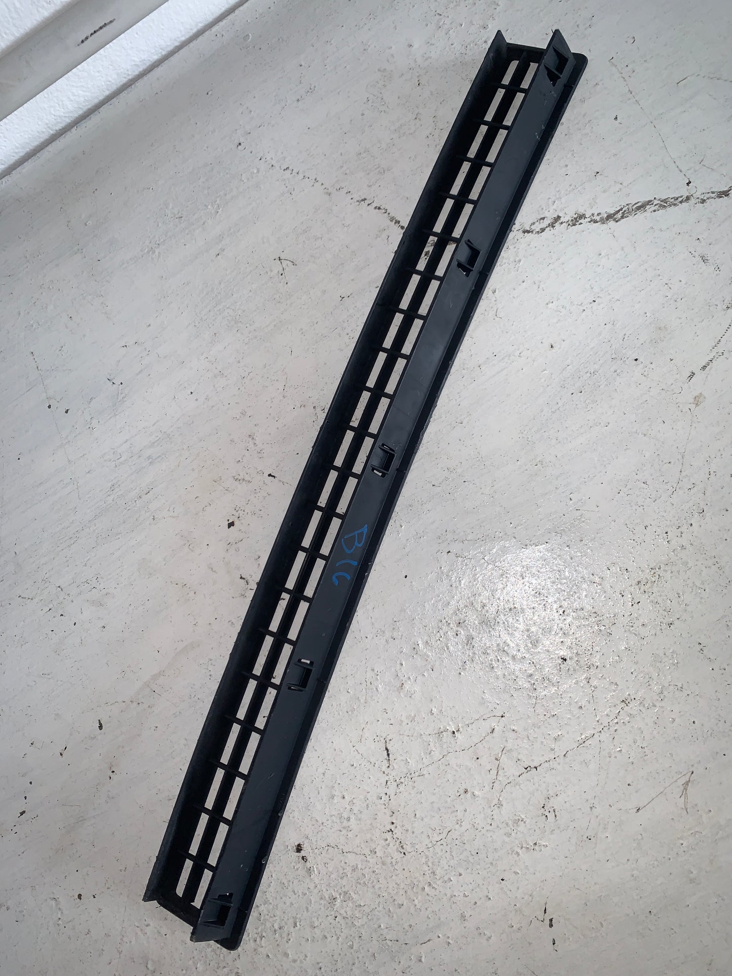 Embellecedor Rejilla Tablero Nissan B16 2007 2012