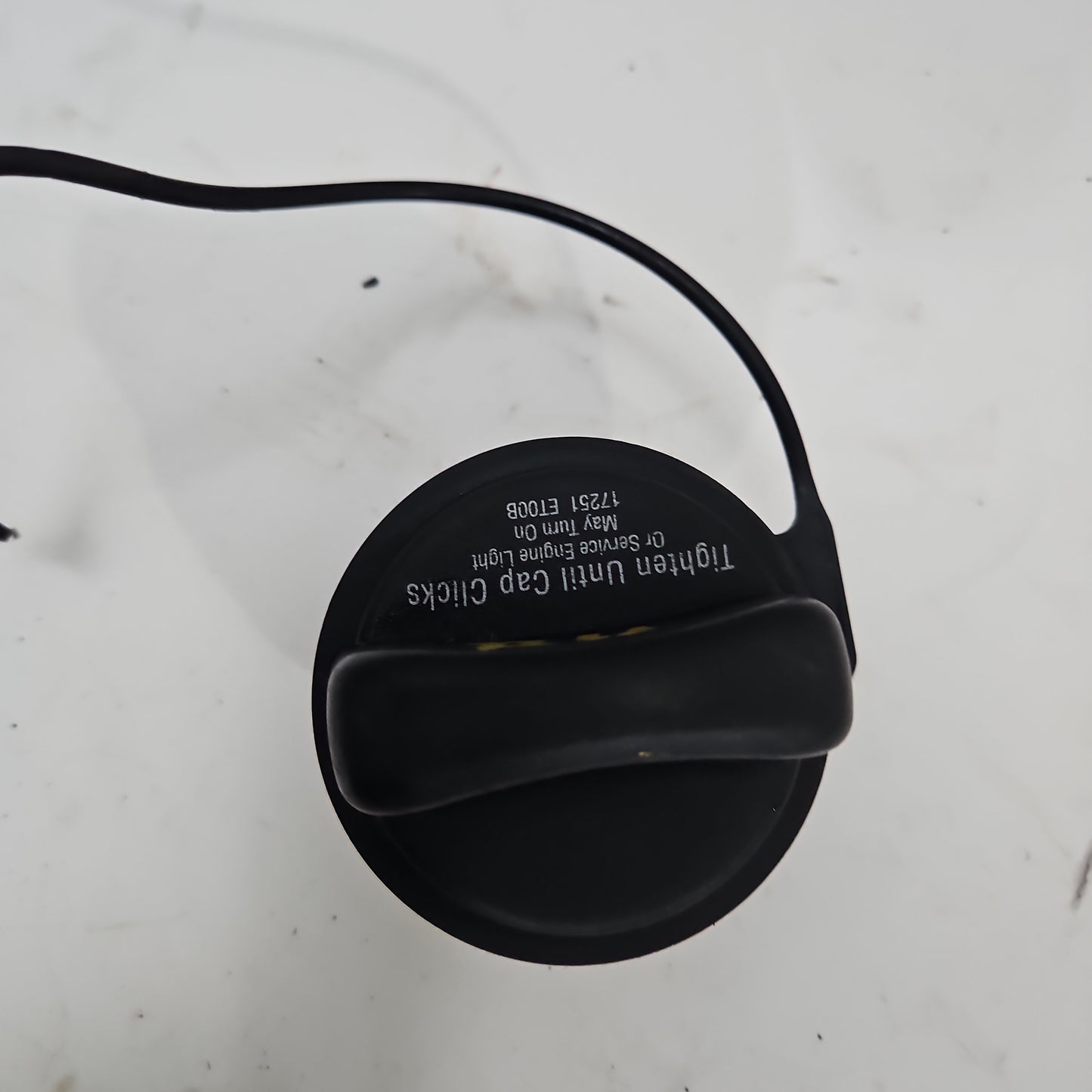 Tapa Gasolina Nissan Sentra B16 Tiida