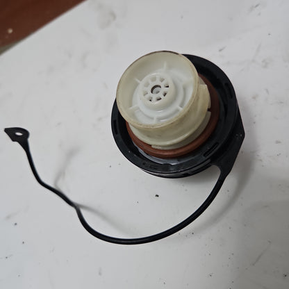 Tapa Gasolina Nissan Sentra B16 Tiida