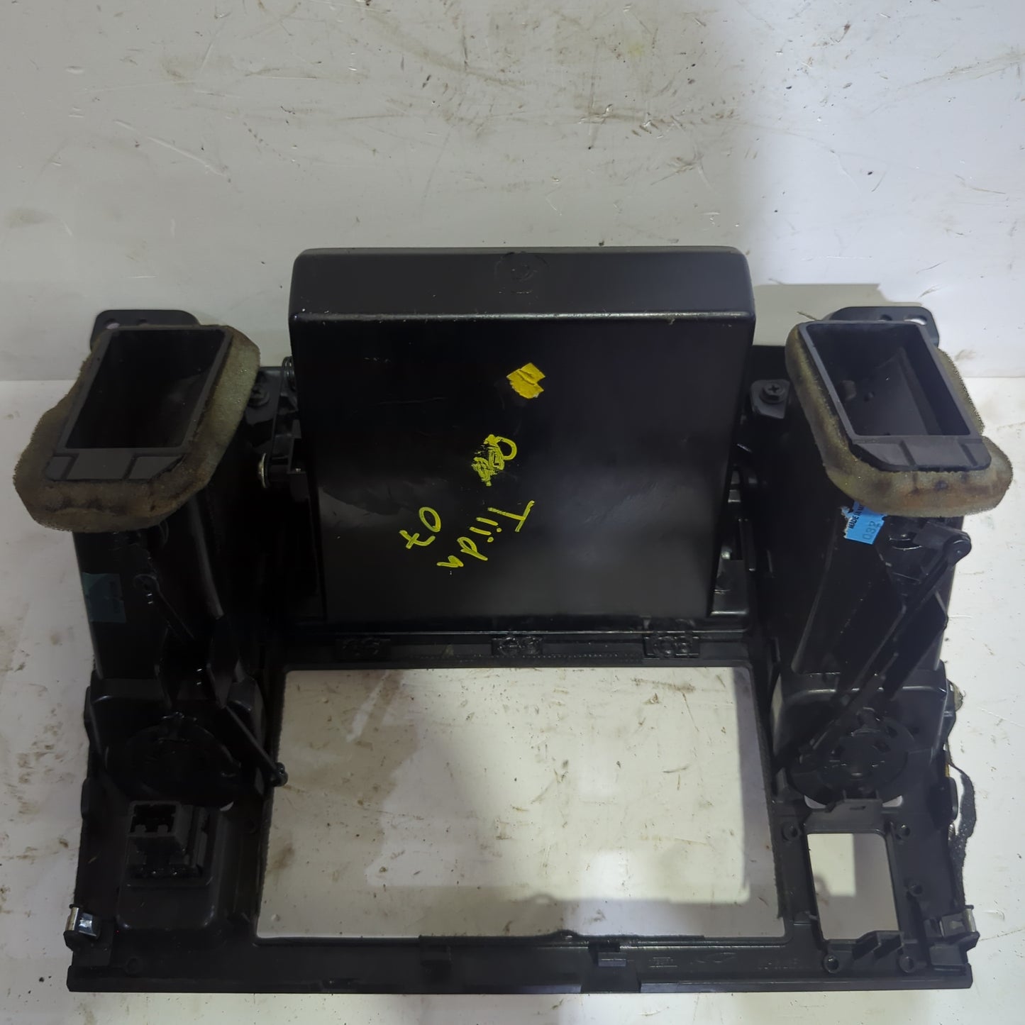 Tablero Frontal Rejilla Nissan Tiida Original