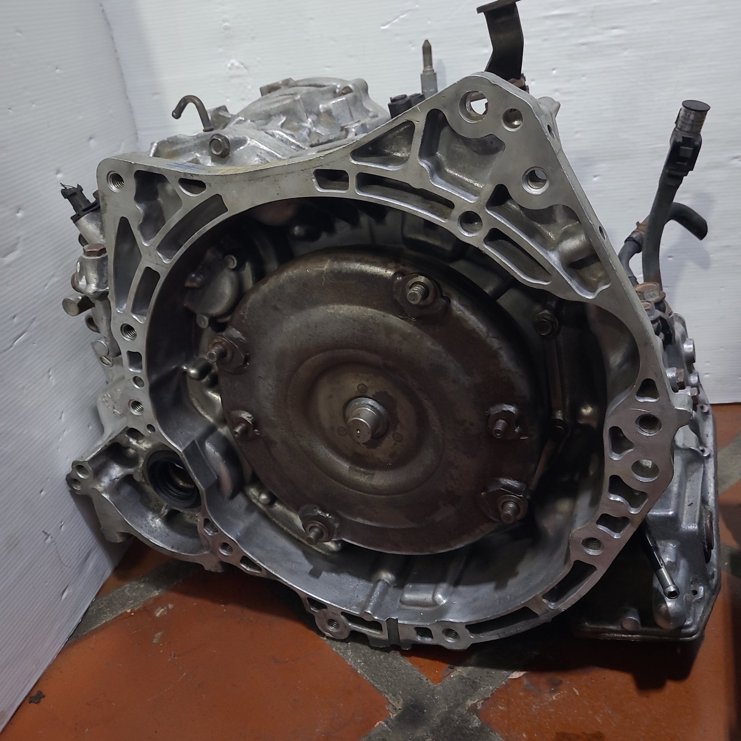 Caja Nissan Tiida 2.5L