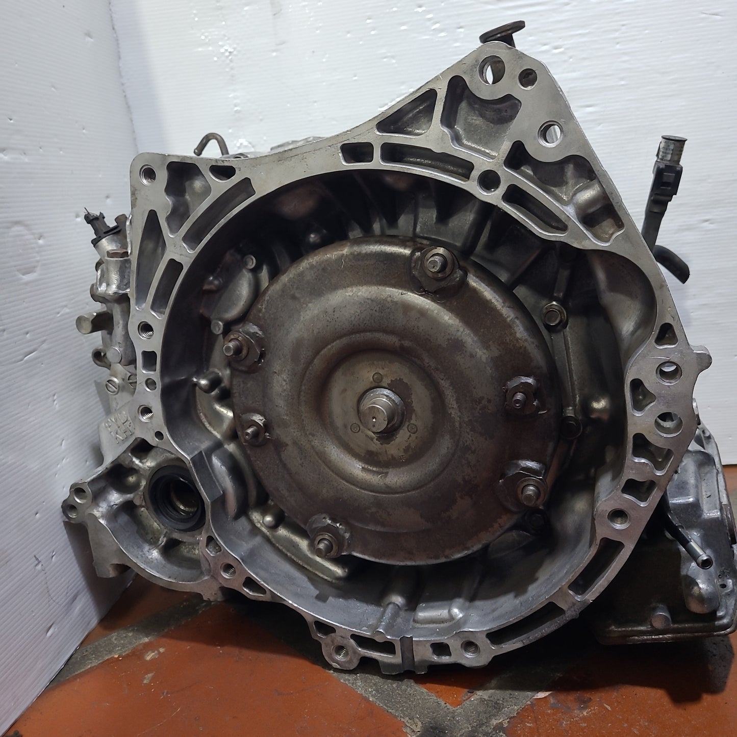 Caja Nissan Tiida 2.5L