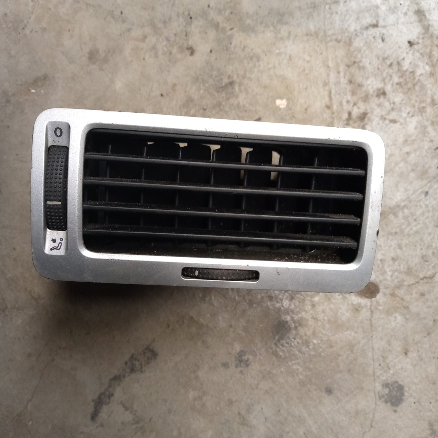 Rejilla Lateral Aire Derecha Volkswagen Bora