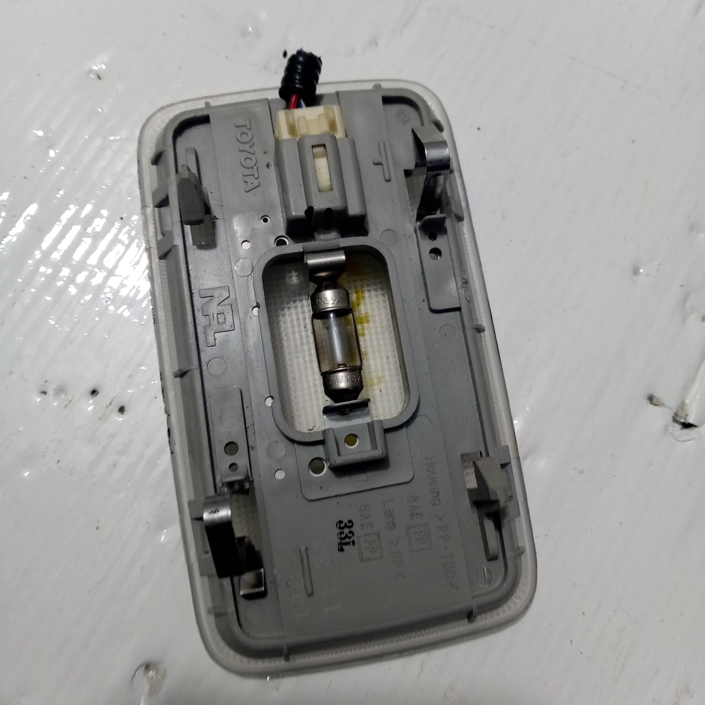 Lampara Luz Techo Central Toyota Corolla Sensacion 2003 2008 Importado